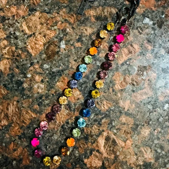 TOVA Oakland Necklace in Smutt Watermelon Mix - Picture 4 of 9